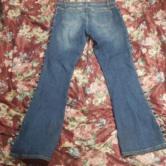 Blue jeans with rhinestones - Picture 6 of 9
